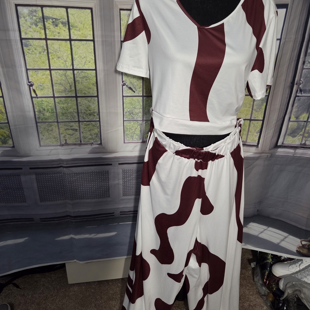 SHEIN White and Burgundy Abstract Two-Piece Pant Set